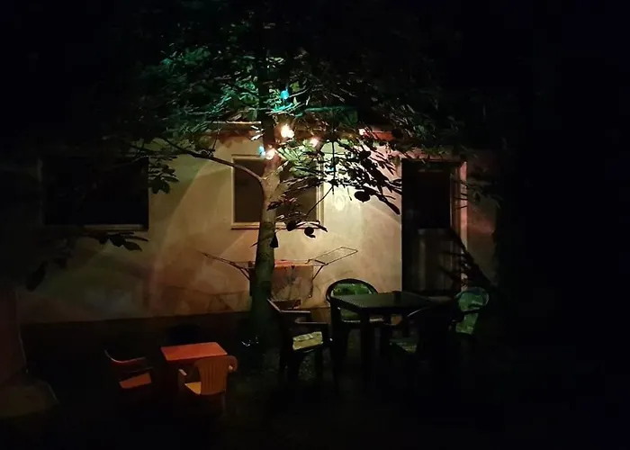 - A Little House In The 度假居