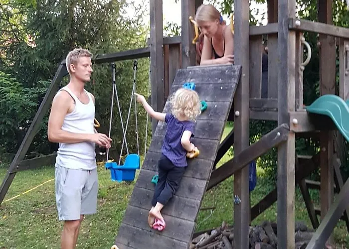 - A Little House In The 希欧福克